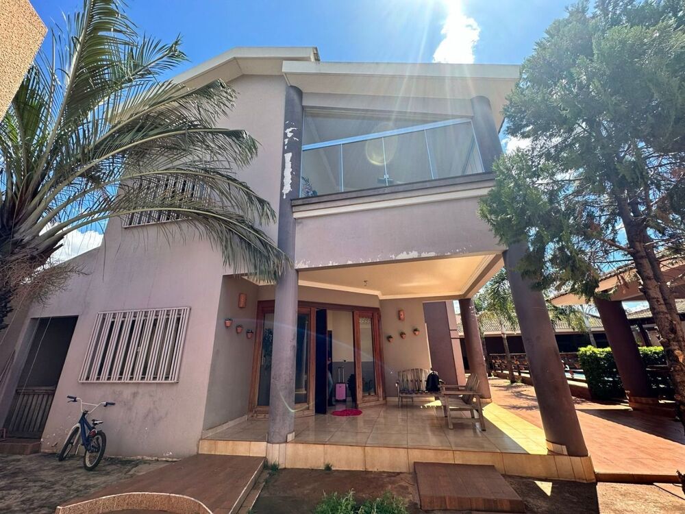Casa à venda com 4 quartos, 206m² - Foto 2