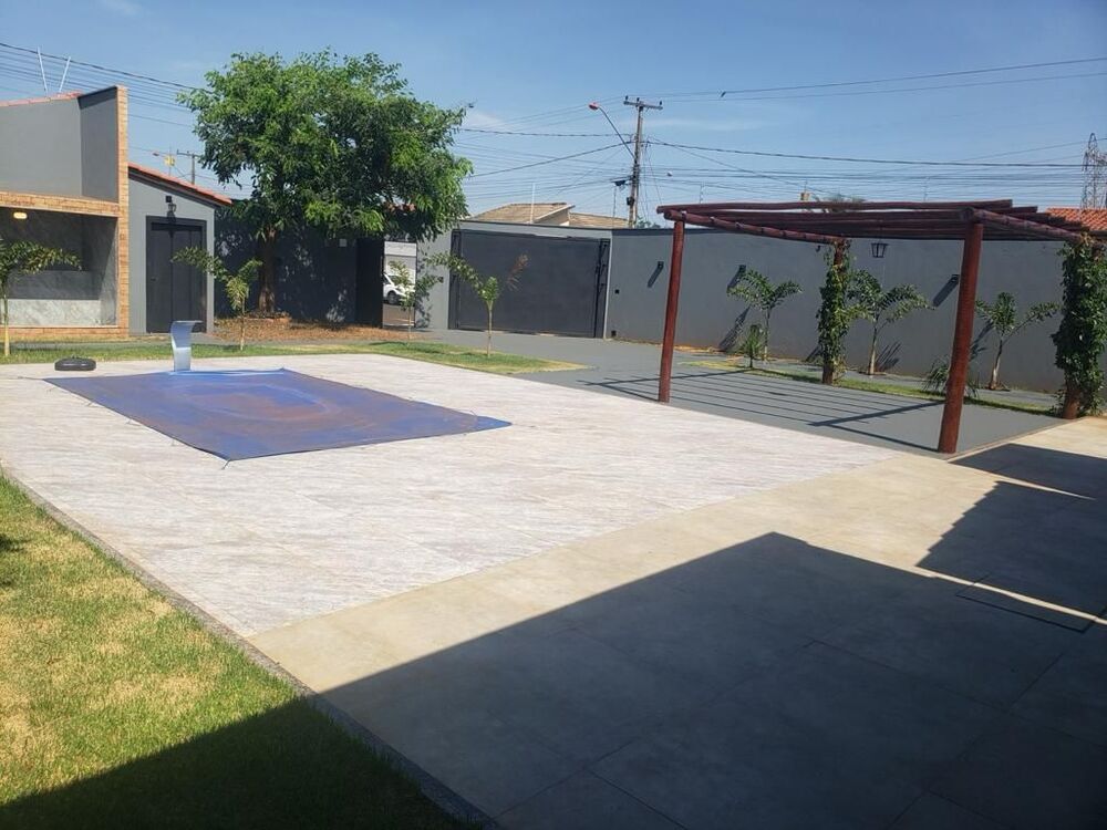 Casa à venda com 1 quarto, 250m² - Foto 1