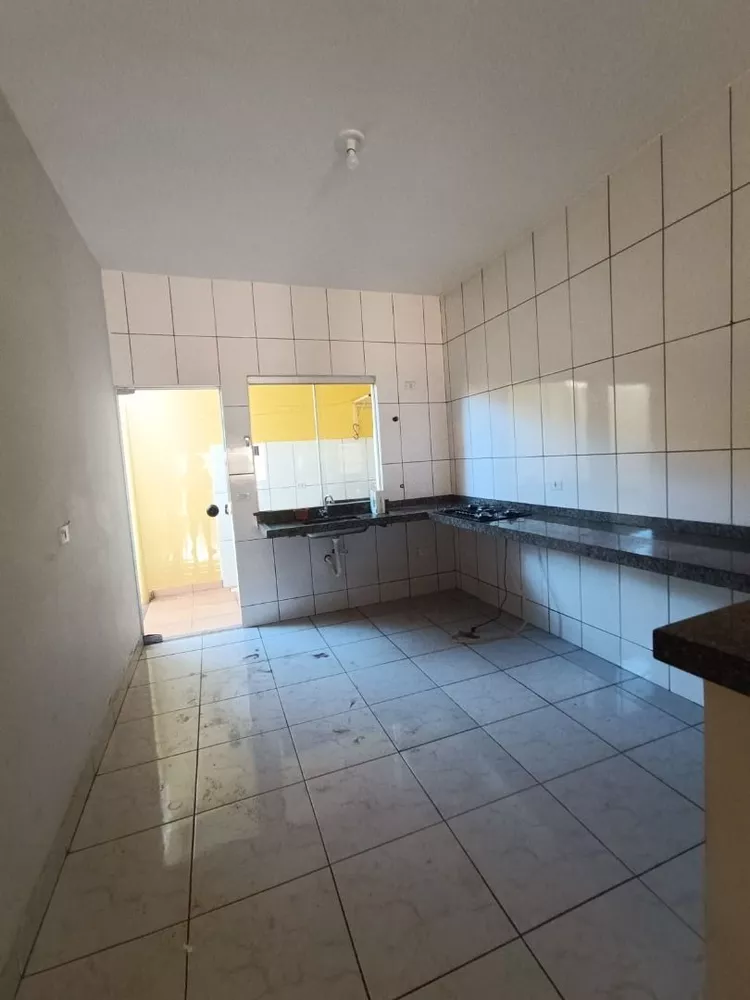 Casa à venda com 2 quartos, 70m² - Foto 5