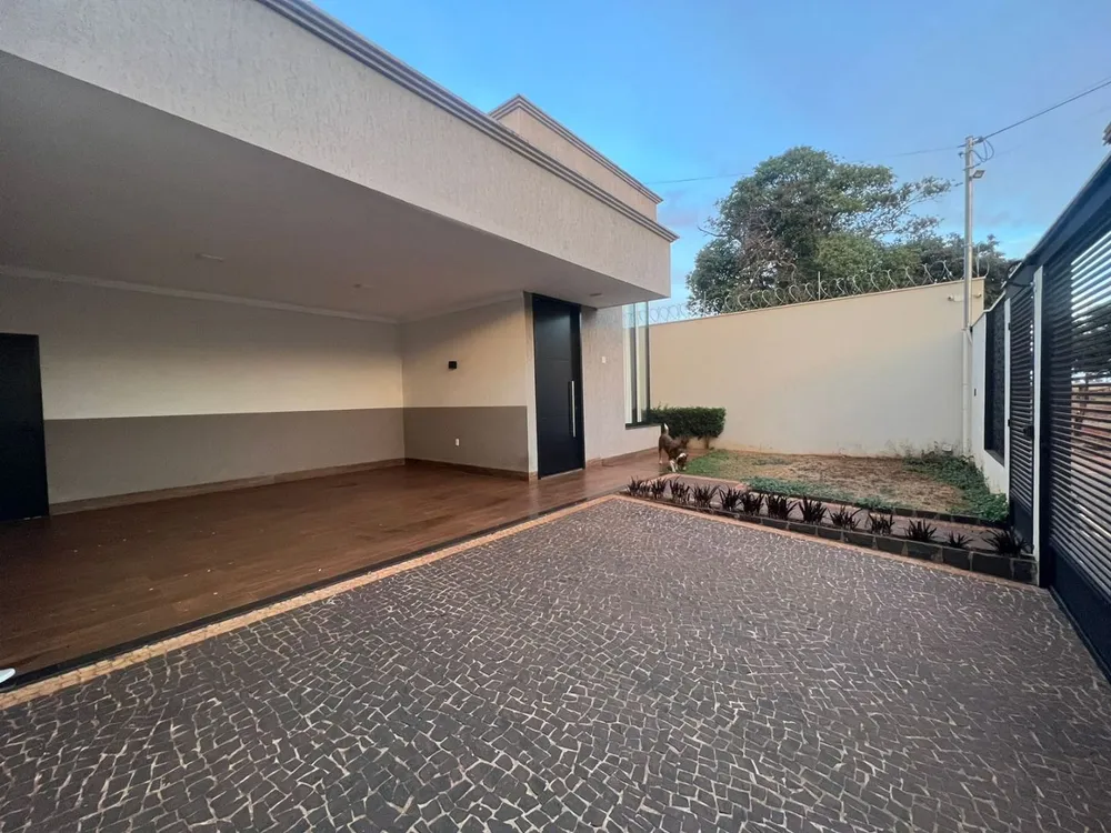 Casa, 3 quartos, 182 m² - Foto 1