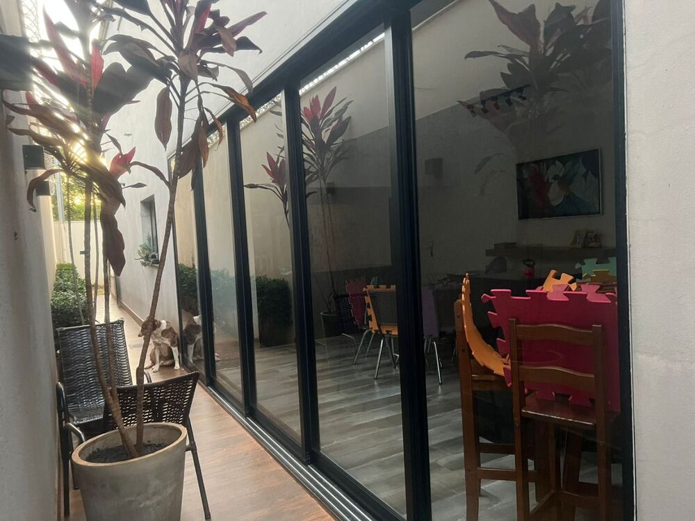 Casa à venda com 3 quartos, 182m² - Foto 2