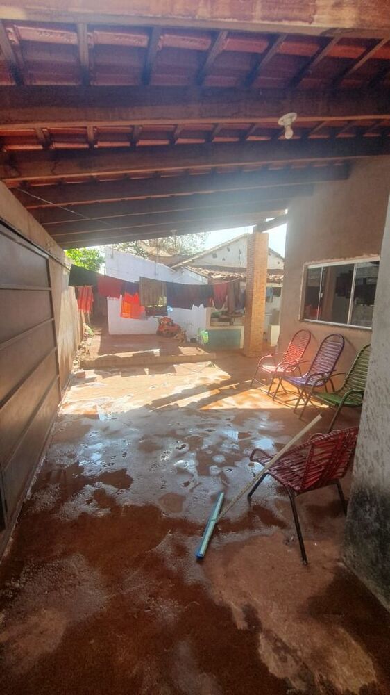 Casa à venda com 3 quartos, 100m² - Foto 2