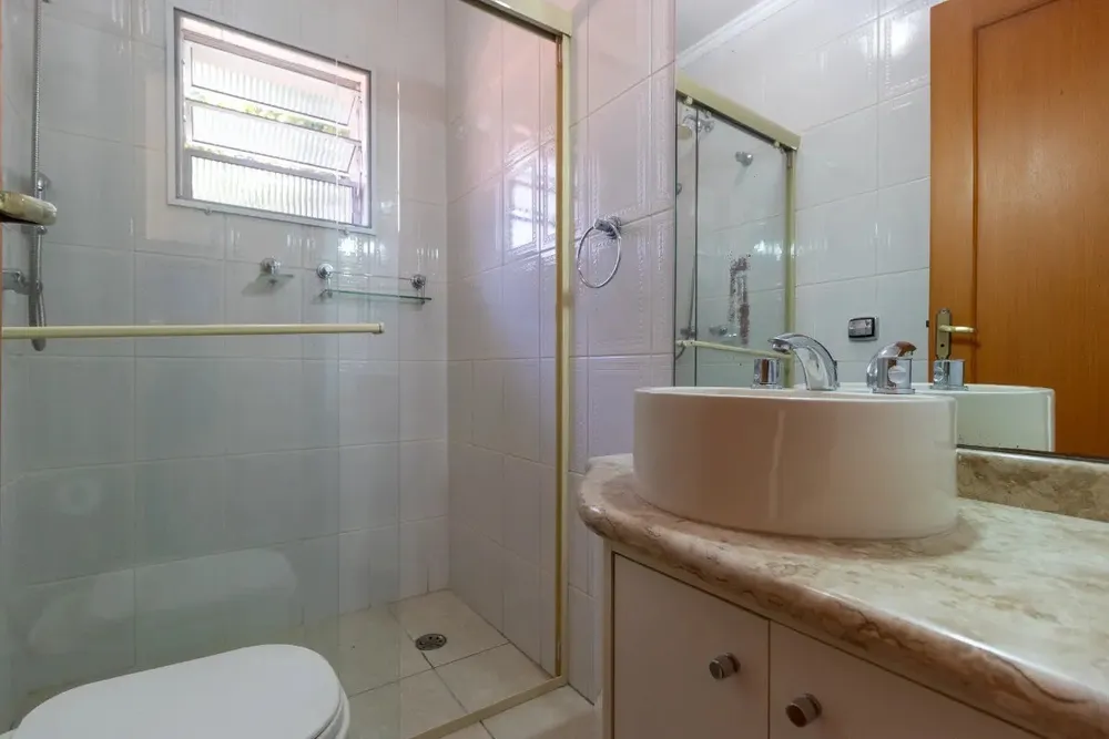 Sobrado, 3 quartos, 241 m² - Foto 1