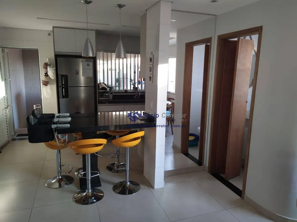 Sobrado, 3 quartos, 250 m² - Foto 2
