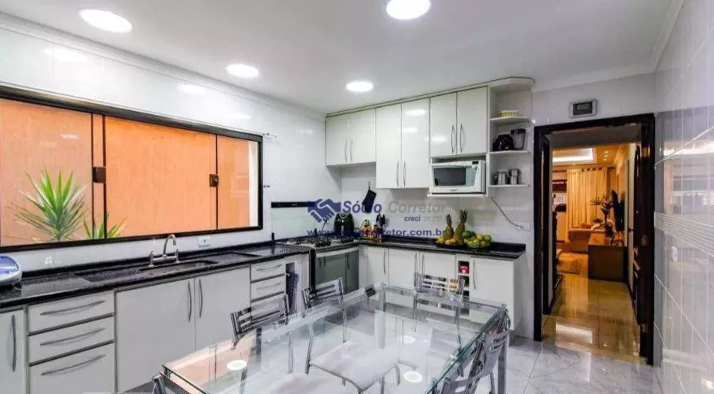 Sobrado à venda com 3 quartos, 180m² - Foto 1