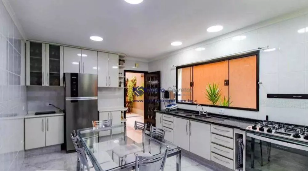 Sobrado à venda com 3 quartos, 180m² - Foto 2