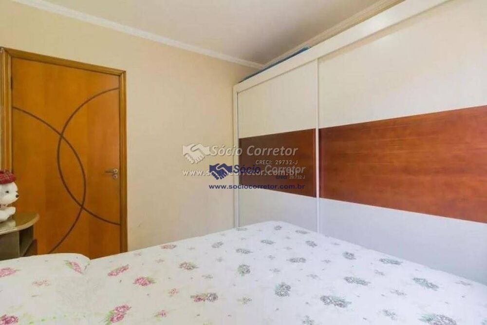 Sobrado à venda com 4 quartos, 200m² - Foto 2