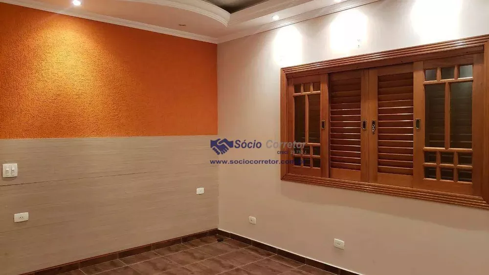 Sobrado à venda com 2 quartos, 192m² - Foto 2