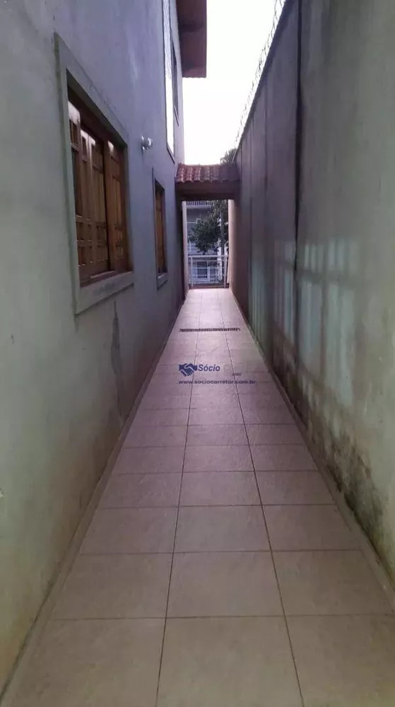 Sobrado à venda com 2 quartos, 192m² - Foto 4