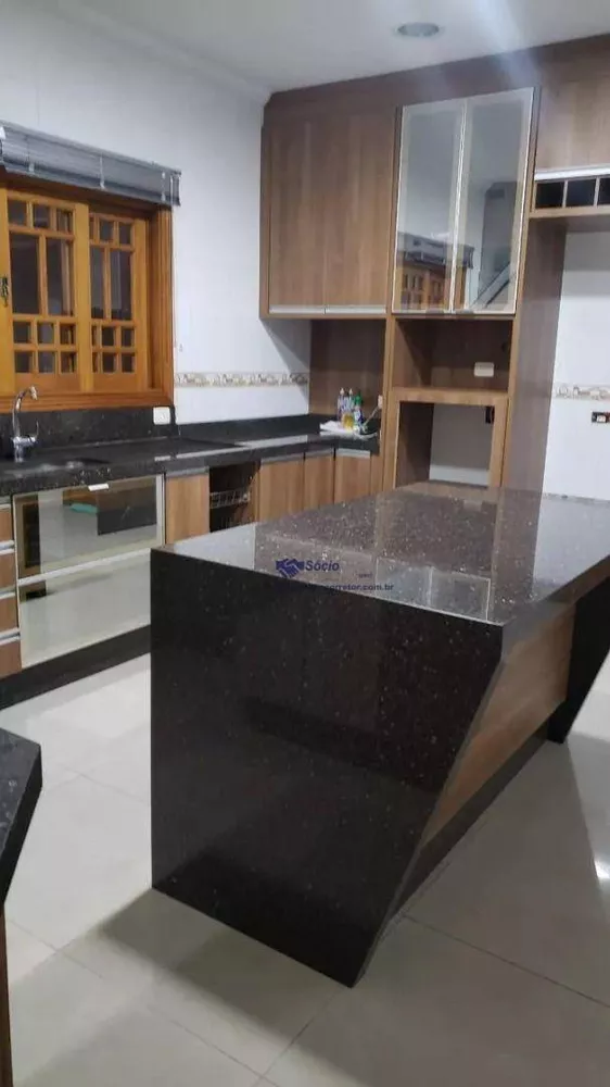 Sobrado à venda com 2 quartos, 192m² - Foto 6