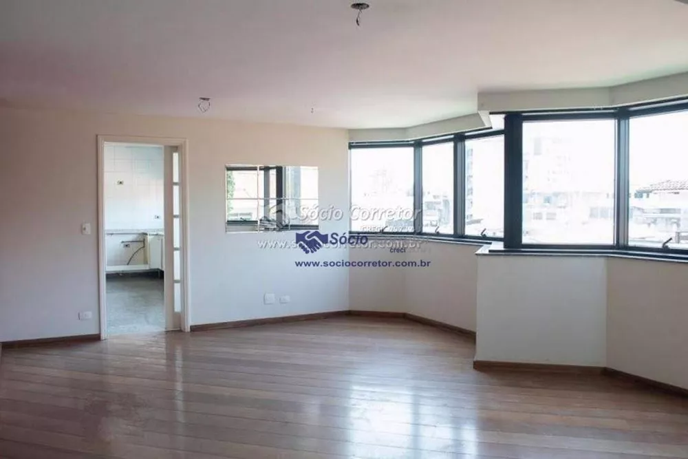 Apartamento à venda com 4 quartos, 190m² - Foto 2