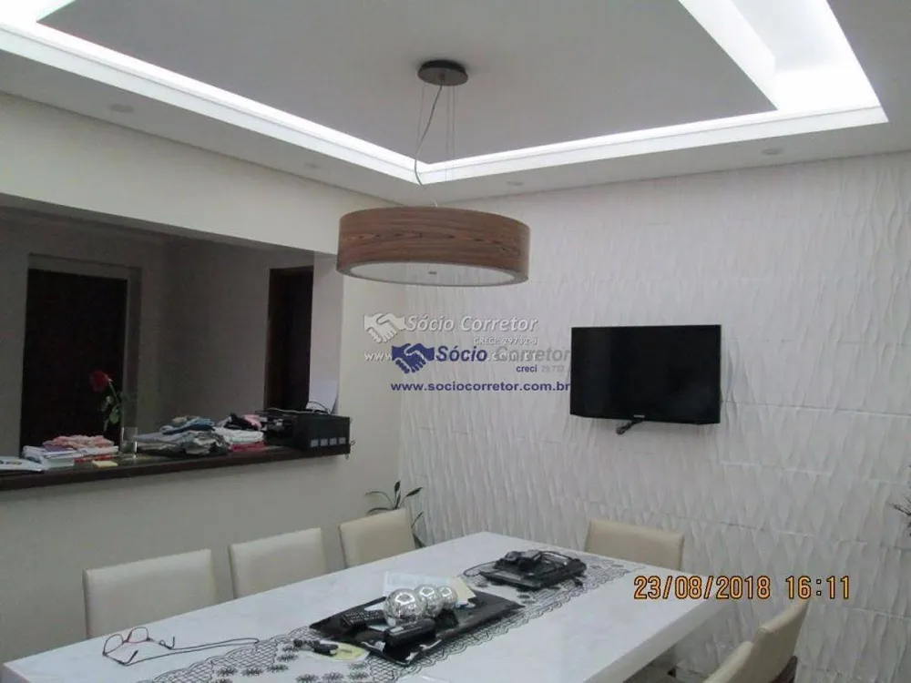 Casa, 3 quartos, 240 m² - Foto 3