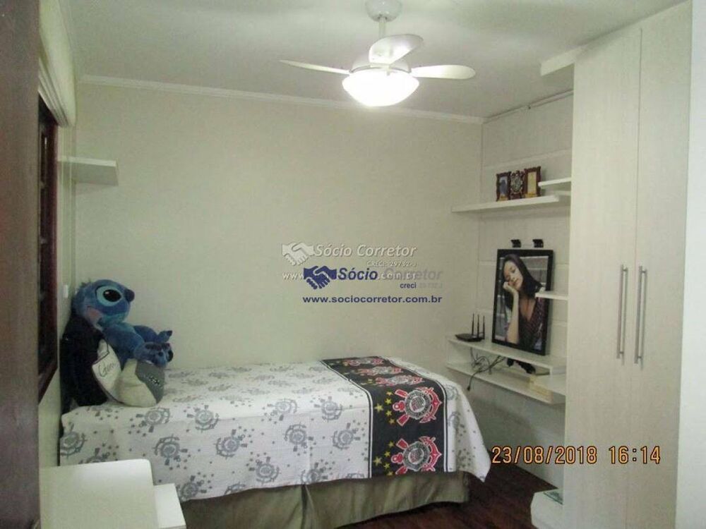 Casa, 3 quartos, 240 m² - Foto 1