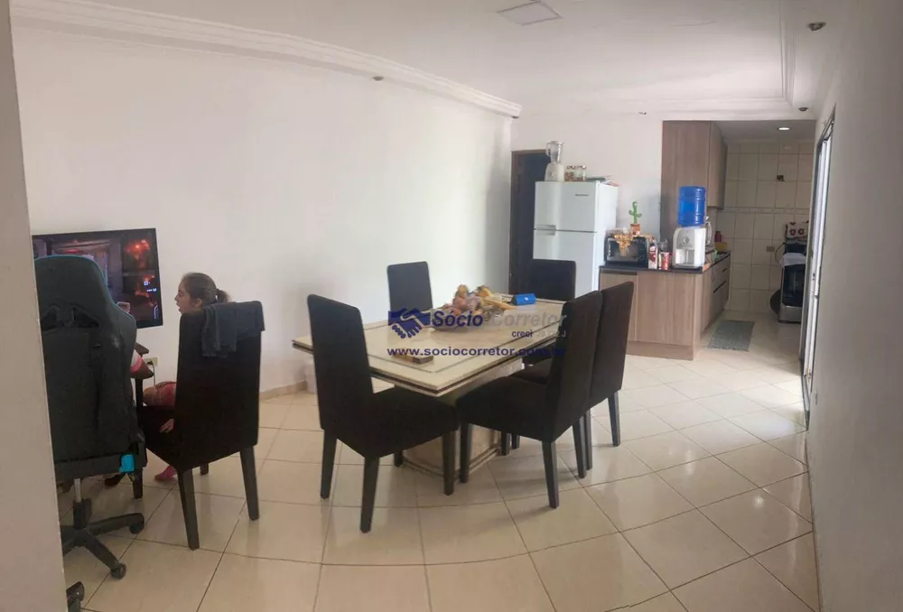 Casa à venda com 2 quartos, 135m² - Foto 1