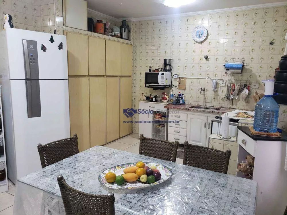 Casa à venda com 3 quartos, 174m² - Foto 2