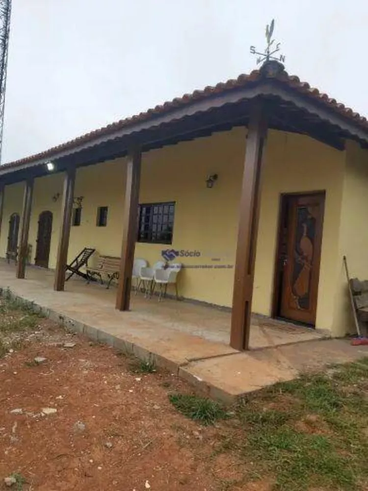 Chácara à venda com 3 quartos, 158m² - Foto 4