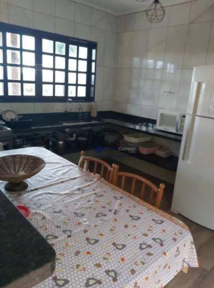 Chácara à venda com 3 quartos, 158m² - Foto 8