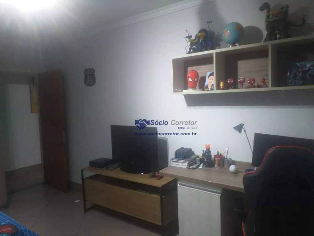 Sobrado à venda e aluguel com 4 quartos, 250m² - Foto 5