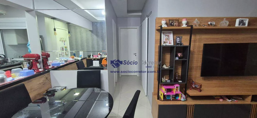 Apartamento à venda com 2 quartos, 62m² - Foto 2