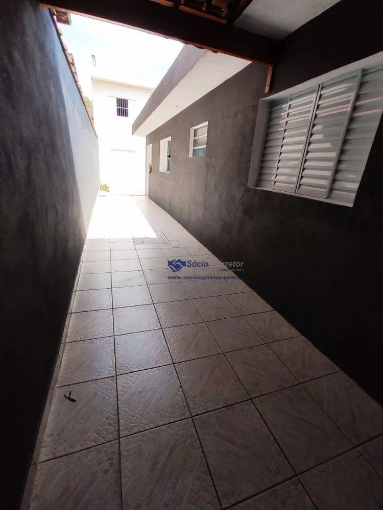 Casa à venda com 6 quartos, 200m² - Foto 7