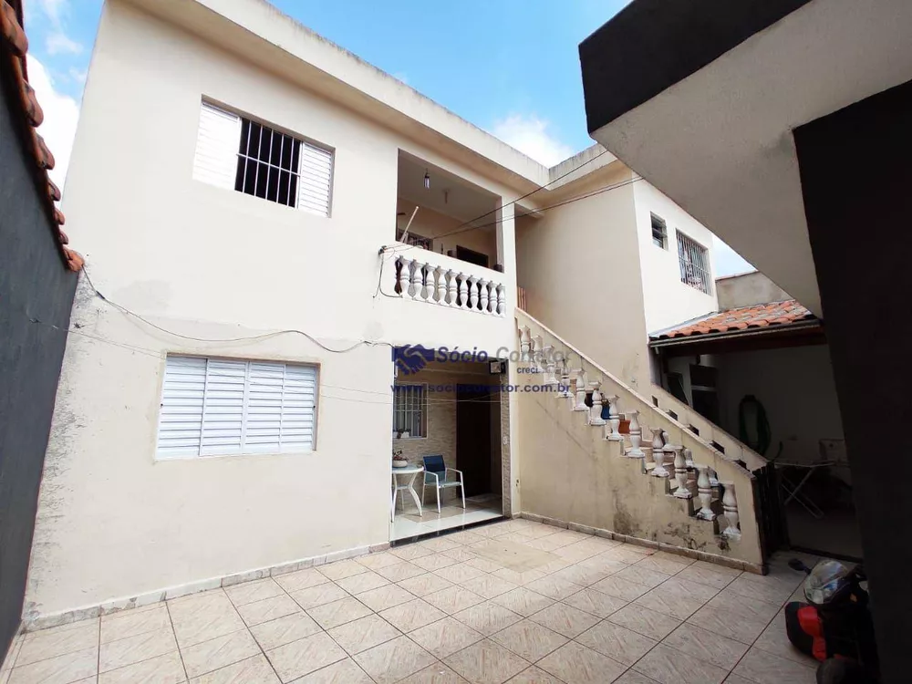 Casa à venda com 6 quartos, 200m² - Foto 8