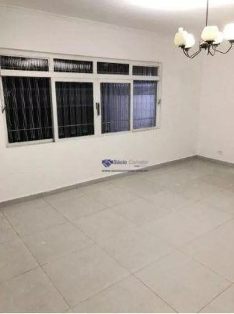 Casa à venda com 6 quartos, 200m² - Foto 9