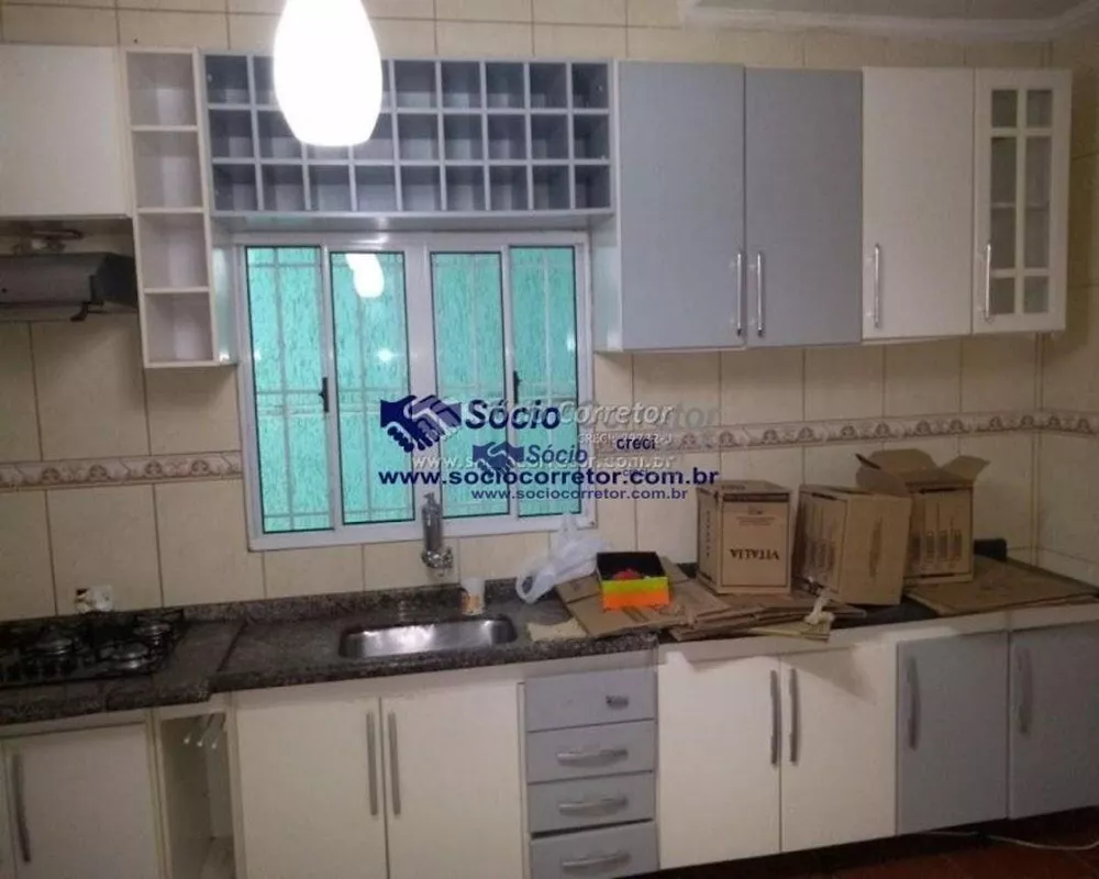 Sobrado à venda com 3 quartos, 274m² - Foto 2