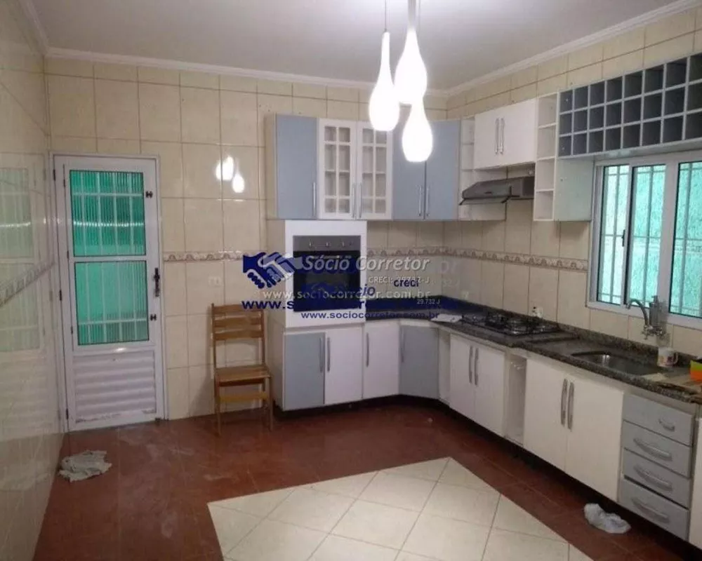 Sobrado à venda com 3 quartos, 274m² - Foto 1