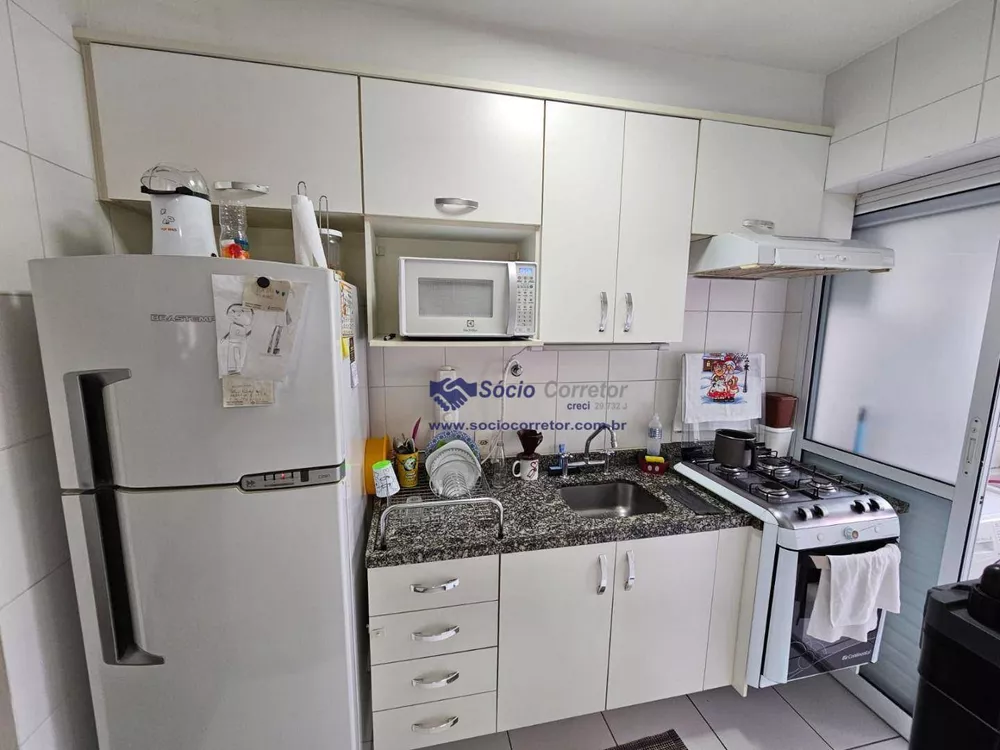 Apartamento à venda com 3 quartos, 70m² - Foto 2