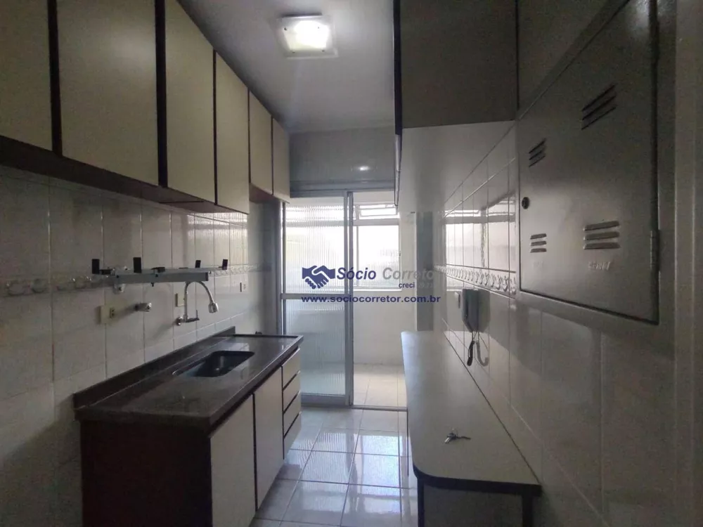 Apartamento à venda com 2 quartos, 62m² - Foto 4