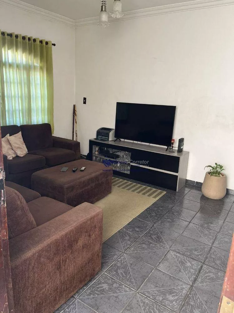 Casa à venda com 3 quartos, 98m² - Foto 1