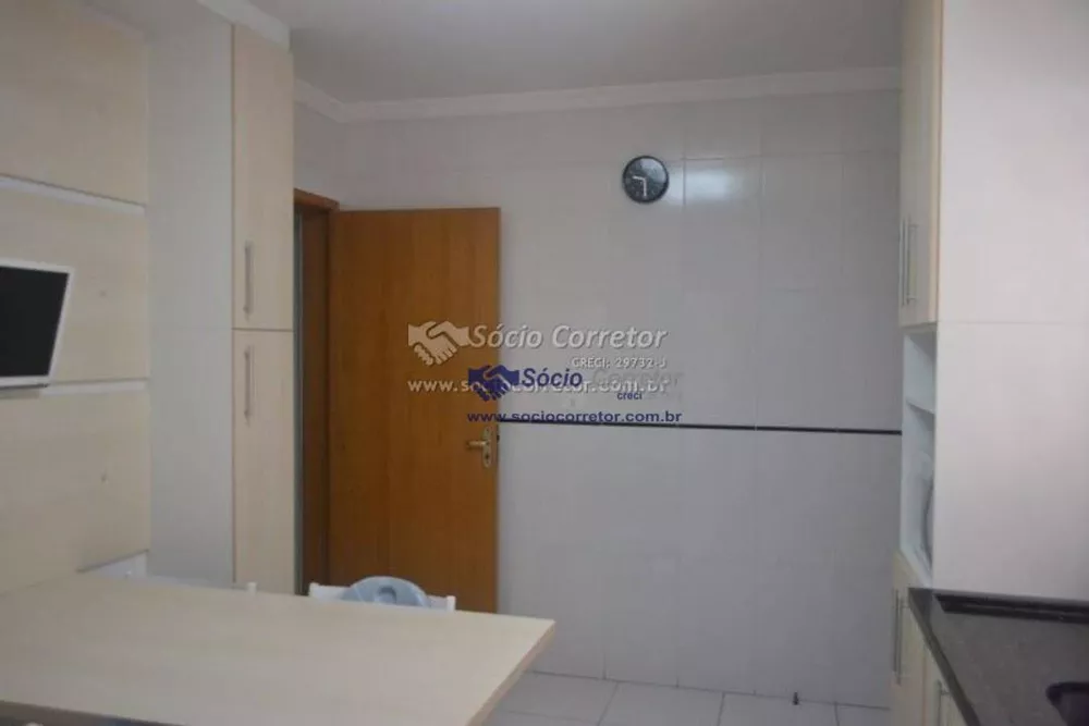 Casa à venda com 4 quartos, 200m² - Foto 10