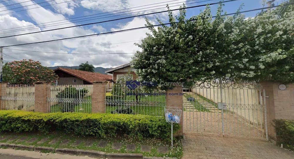 Casa à venda com 3 quartos, 260m² - Foto 2