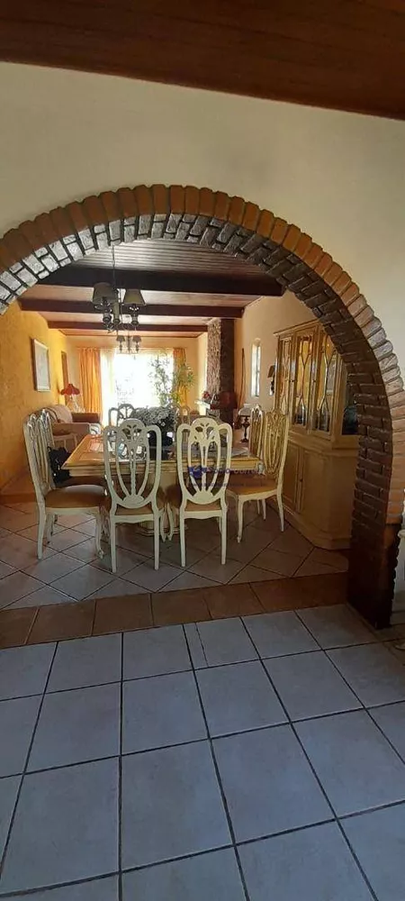 Casa à venda com 3 quartos, 260m² - Foto 8