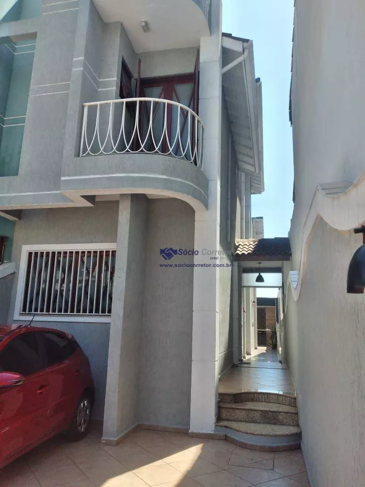 Sobrado à venda com 3 quartos, 280m² - Foto 1