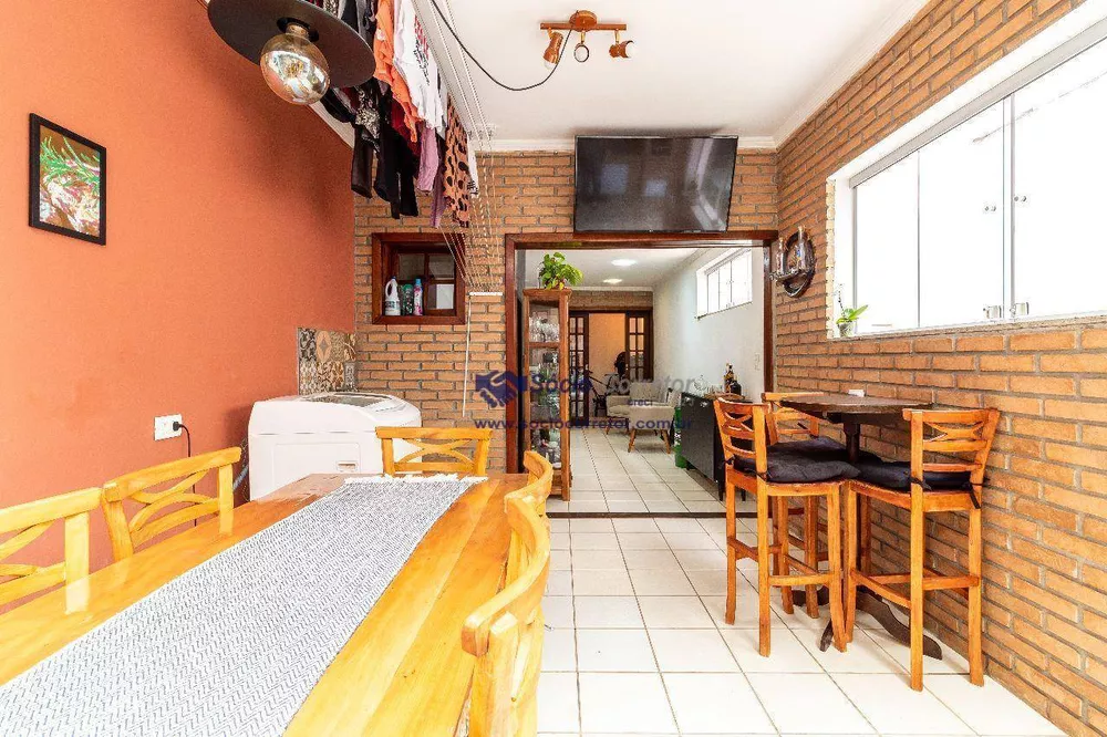 Casa à venda com 2 quartos, 135m² - Foto 3