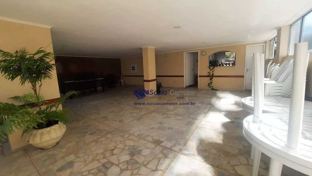 Apartamento à venda com 2 quartos, 65m² - Foto 2