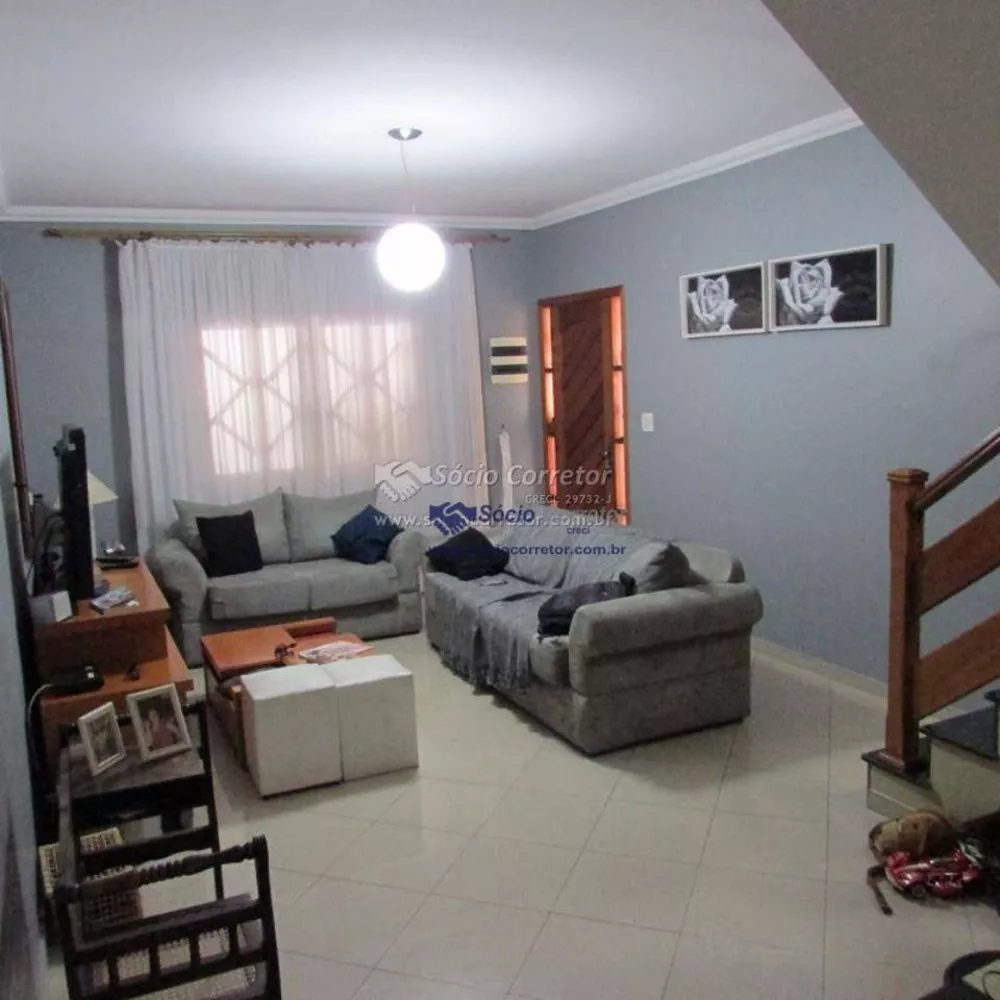 Sobrado à venda com 3 quartos, 209m² - Foto 1