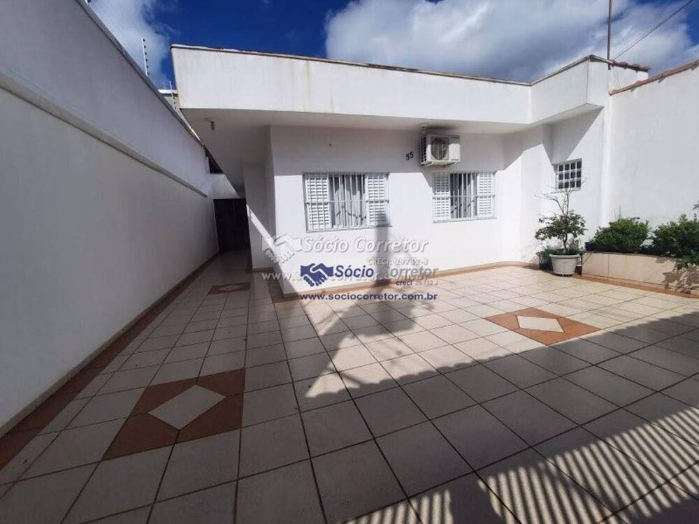 Casa à venda com 3 quartos, 126m² - Foto 1