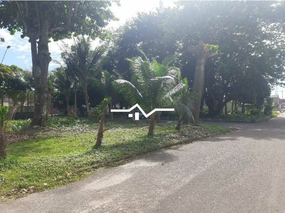 Casa à venda com 3 quartos, 300m² - Foto 1
