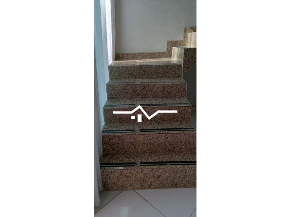 Casa à venda com 6 quartos, 264m² - Foto 1