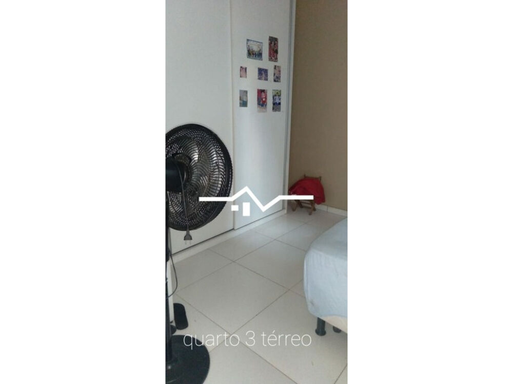 Casa à venda com 6 quartos, 264m² - Foto 3
