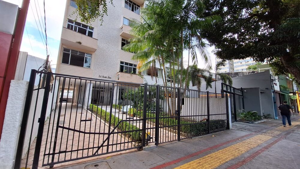 Apartamento para alugar com 3 quartos, 150m² - Foto 4