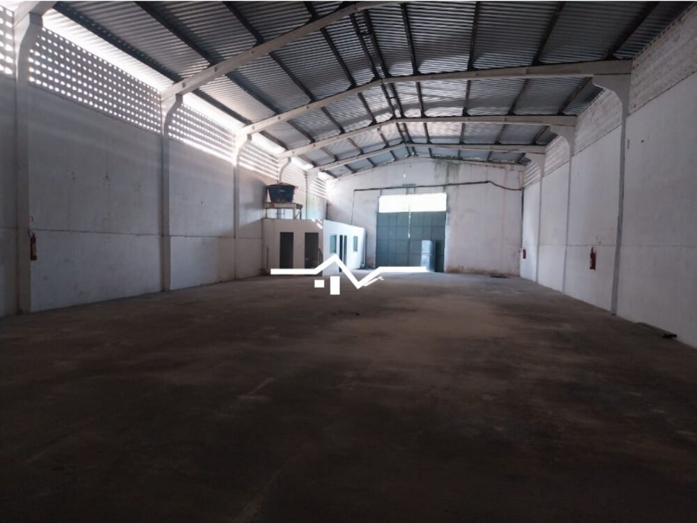 Depósito-Galpão, 1800 m² - Foto 1