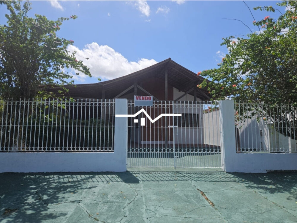 Casa, 4 quartos, 242 m² - Foto 1