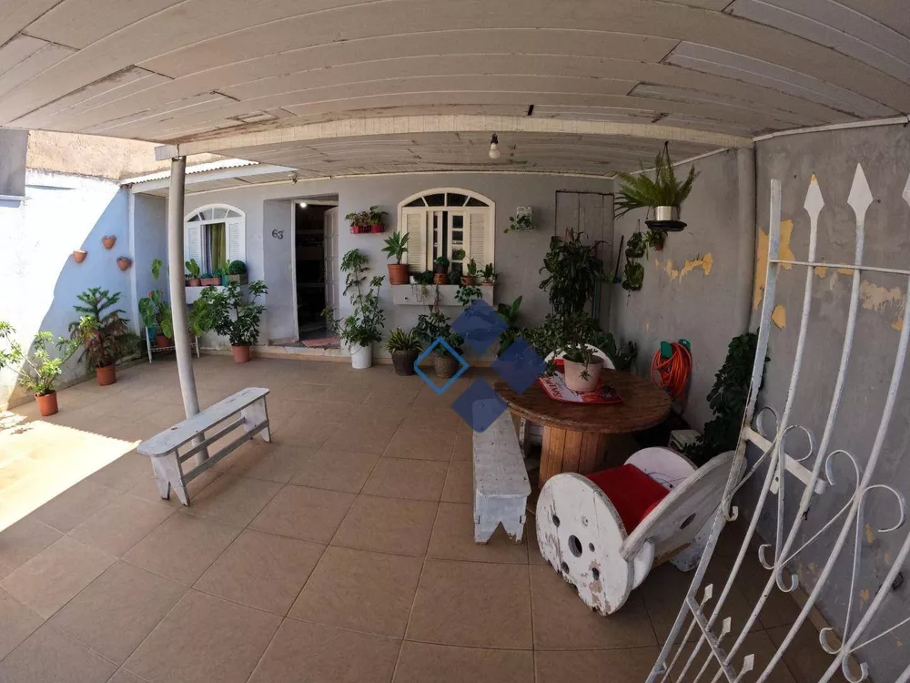 Casa à venda com 2 quartos, 80m² - Foto 3