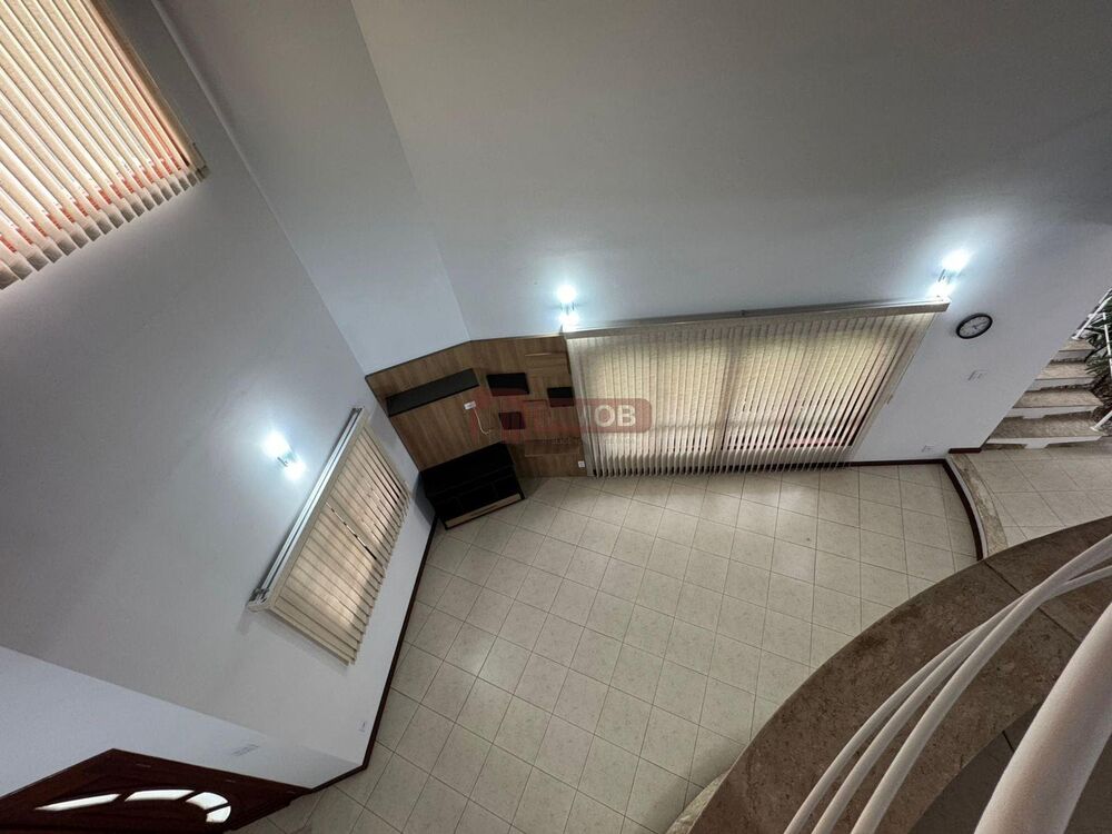 Casa de Condomínio à venda com 4 quartos, 416m² - Foto 2