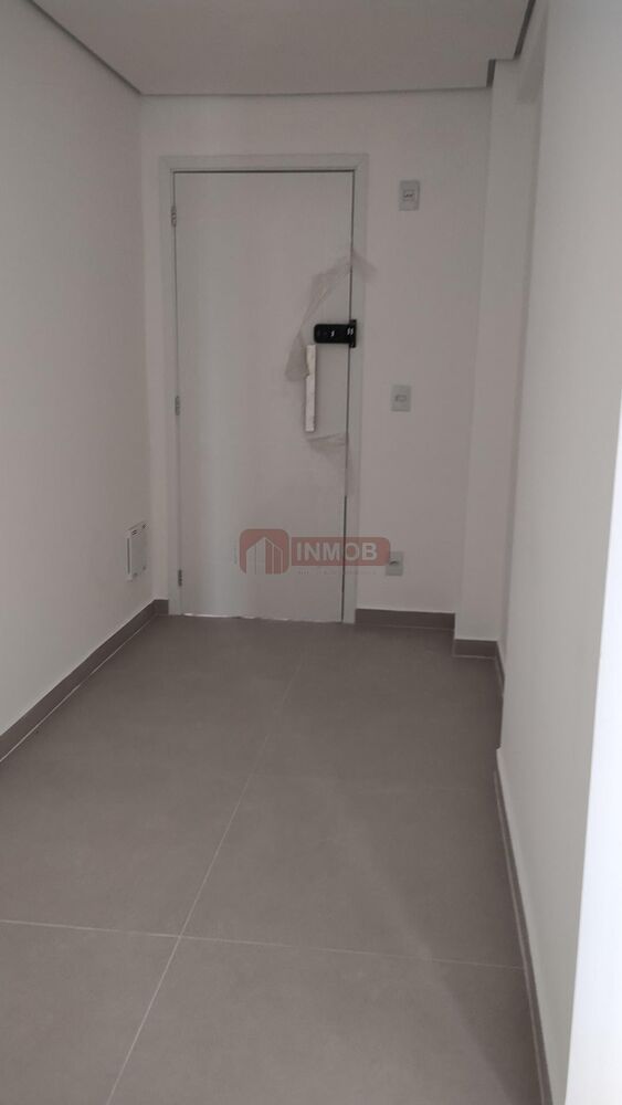 Apartamento à venda com 3 quartos, 119m² - Foto 2