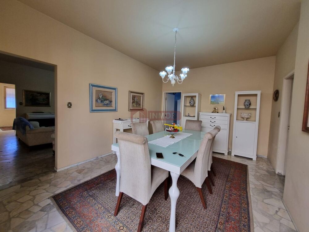 Casa à venda e aluguel com 3 quartos, 240m² - Foto 2