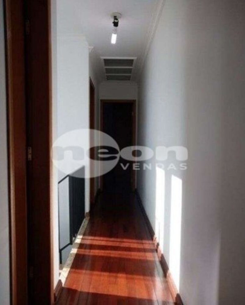 Casa à venda com 3 quartos, 201m² - Foto 3
